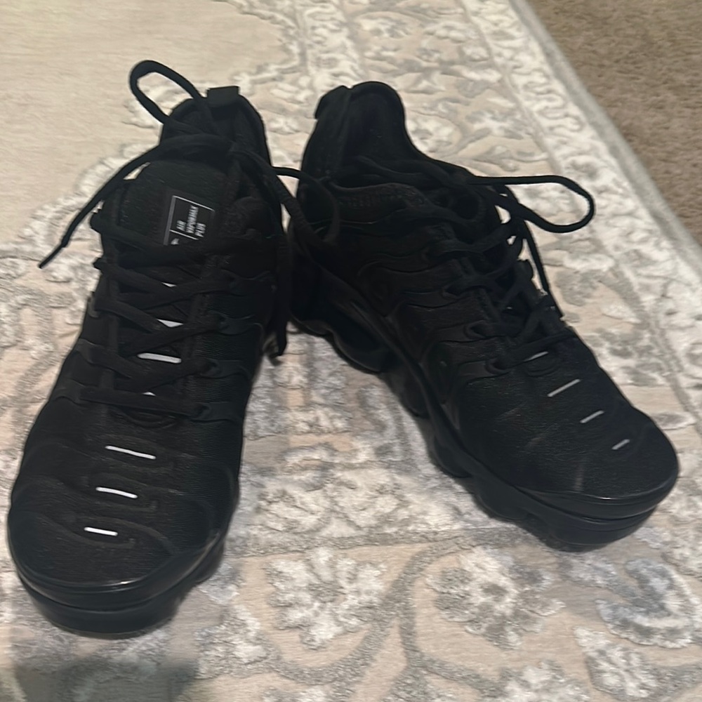 Nike Black Athletic Shoes with Sleek Design and Sock-Like Fit